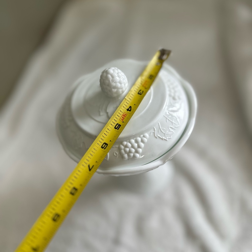Vintage Milk Glass  candy dish - Picture 9 of 9